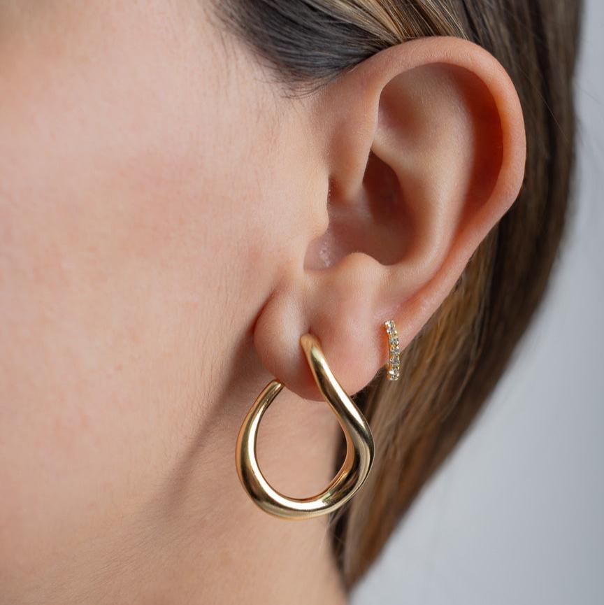 Aro Estilo Gota Minimalista | Enchape de Oro